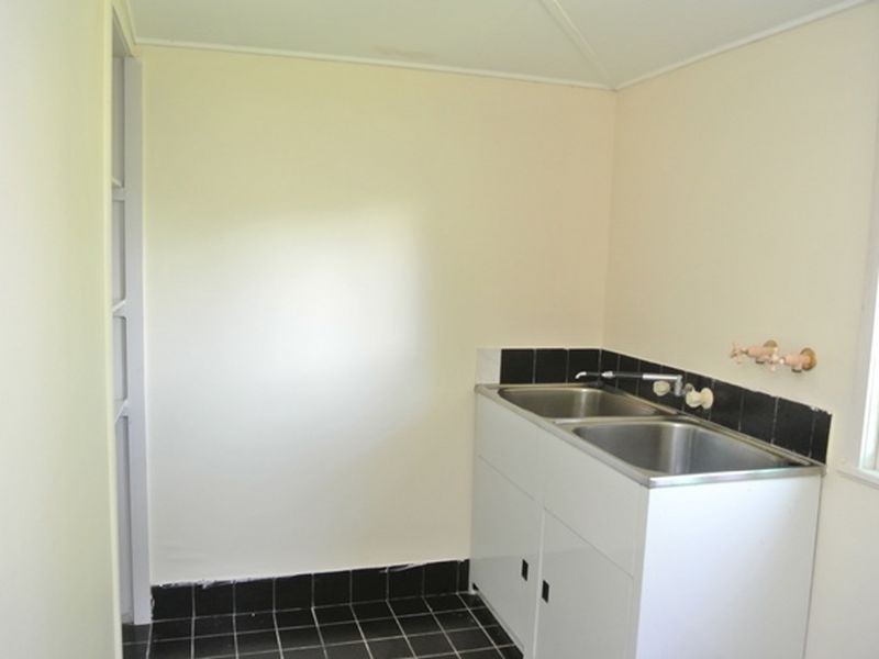 28 Vine, Macleay Island QLD 4184