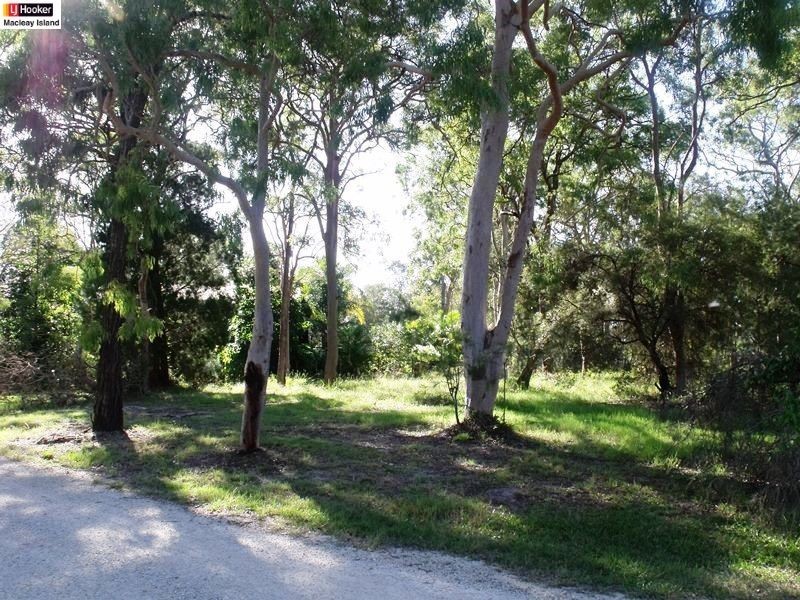 21-23 Wanda St, Macleay Island QLD 4184
