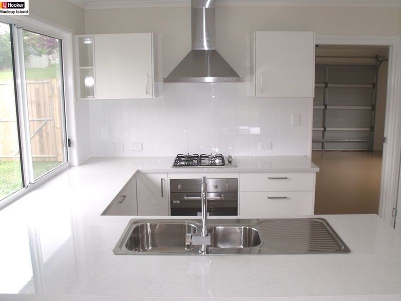 13 Laurel St, Russell Island QLD 4184