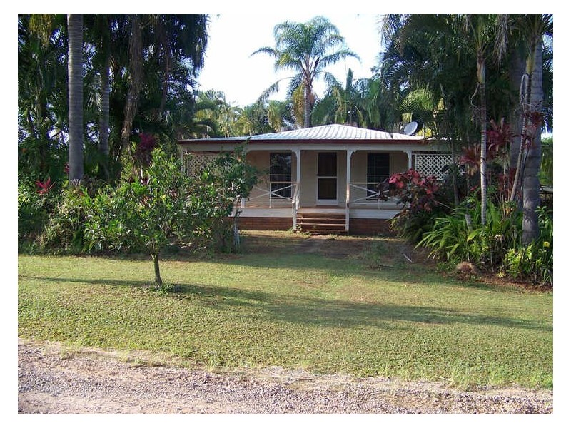 8 Michael Avenue, Lamb Island QLD 4184