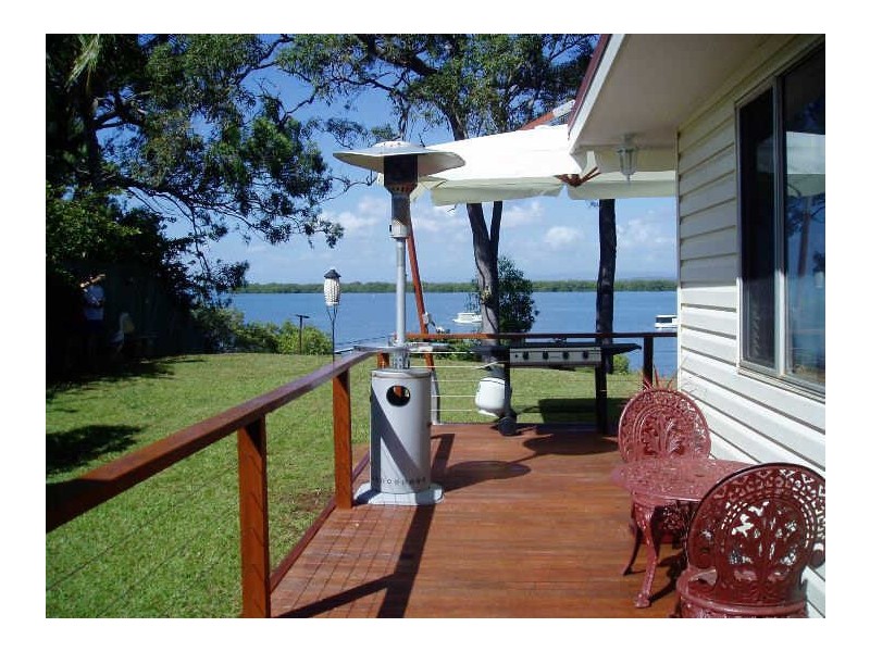 100 Western Road, Macleay Island QLD 4184