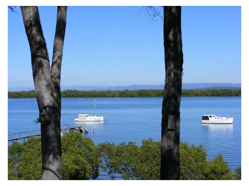 100 Western Road, Macleay Island QLD 4184