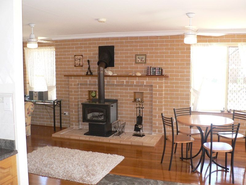 40 Timothy St, Macleay Island QLD 4184