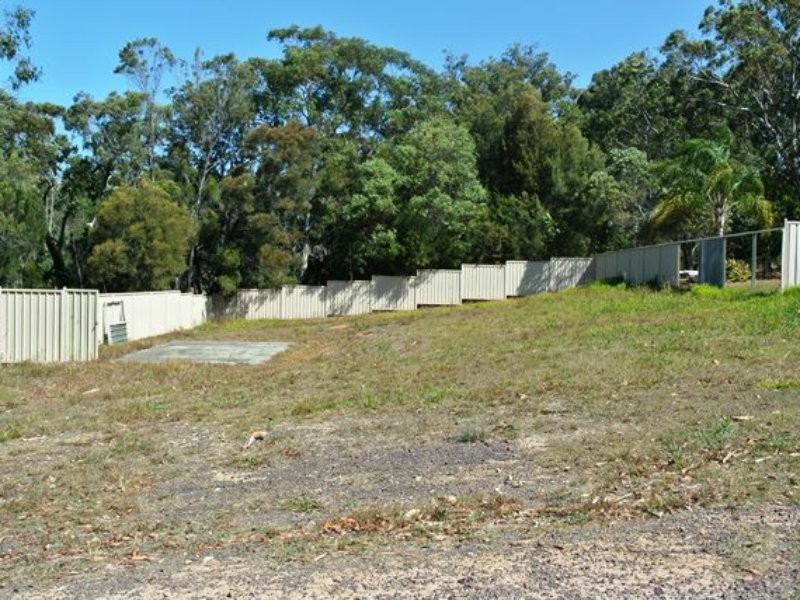 12 Glen Street, Macleay Island QLD 4184