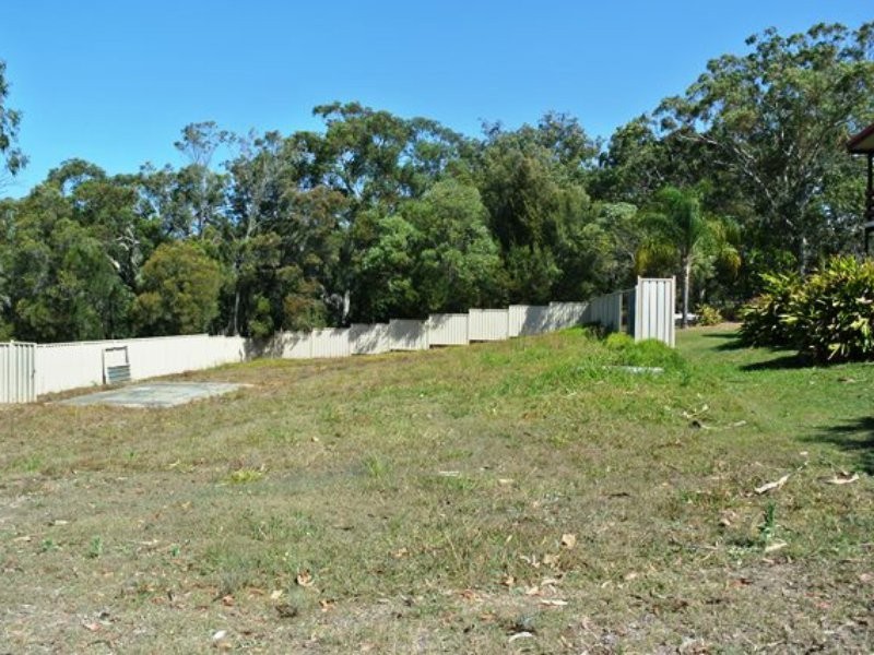 12 Glen Street, Macleay Island QLD 4184