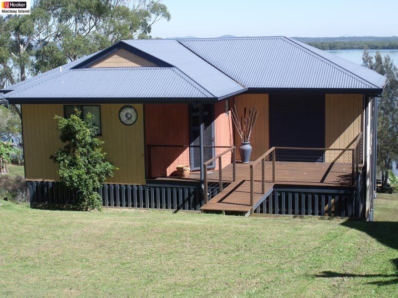 74 Deenya Pde, Russell Island QLD 4184