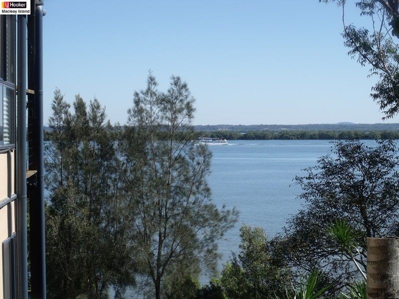74 Deenya Pde, Russell Island QLD 4184