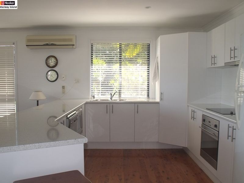 74 Deenya Pde, Russell Island QLD 4184