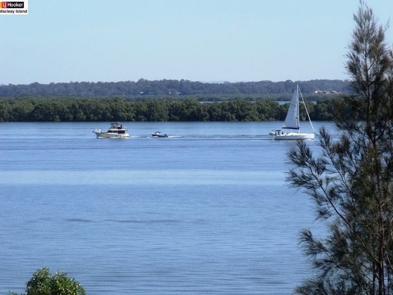 74 Deenya Pde, Russell Island QLD 4184