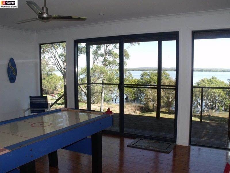74 Deenya Pde, Russell Island QLD 4184