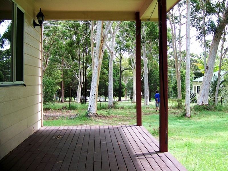 9 Baracoota Street, Macleay Island QLD 4184