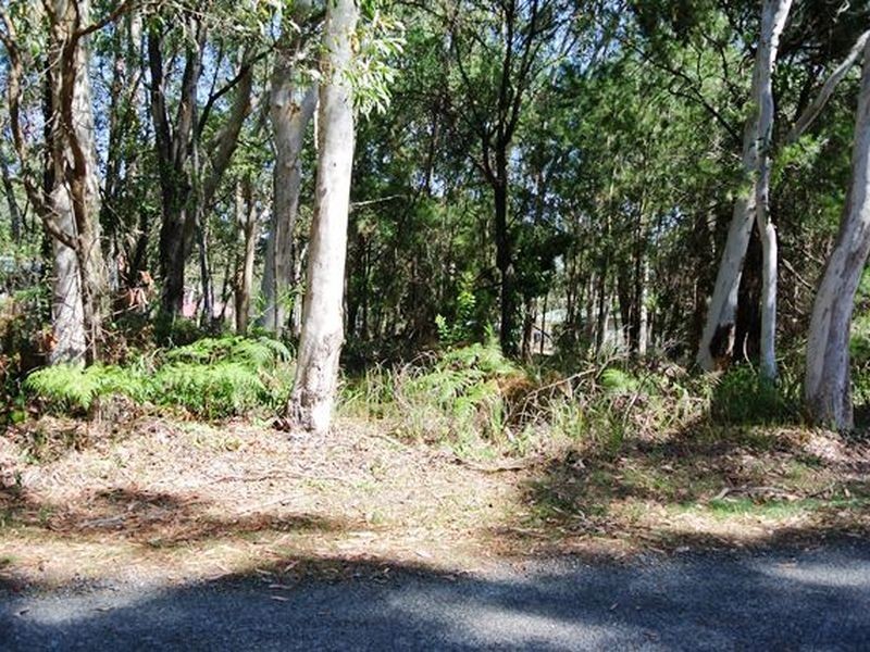 4 Baracoota Street, Macleay Island QLD 4184