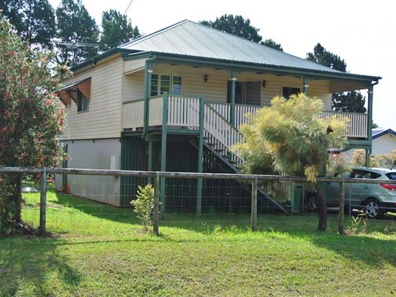 33 Lonicera Street, Macleay Island QLD 4184