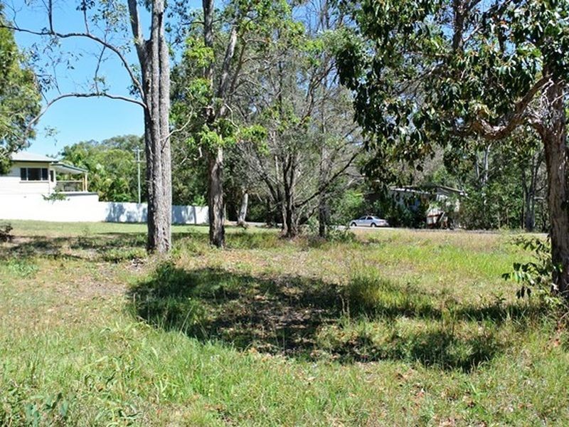 40 Francis Road, Macleay Island QLD 4184
