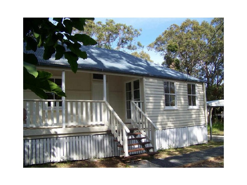 14 Allambie Street, Macleay Island QLD 4184