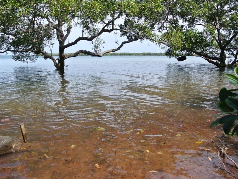 112 Western Road, Macleay Island QLD 4184