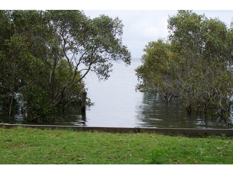 10 Attunga Street, Macleay Island QLD 4184