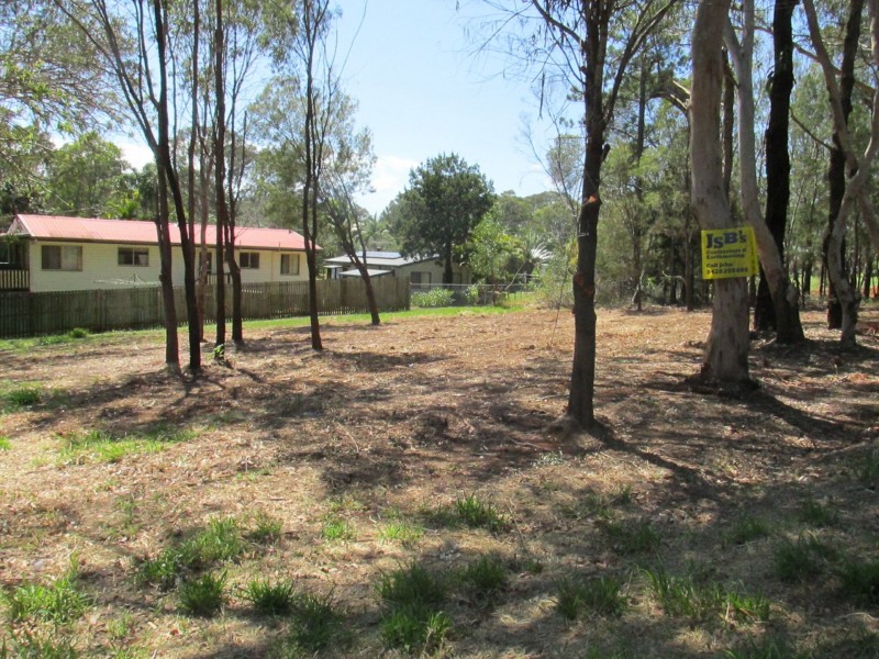 118 High Central Road, Macleay Island QLD 4184