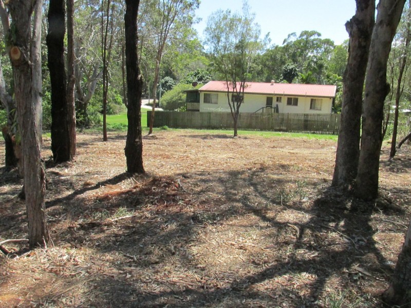 118 High Central Road, Macleay Island QLD 4184