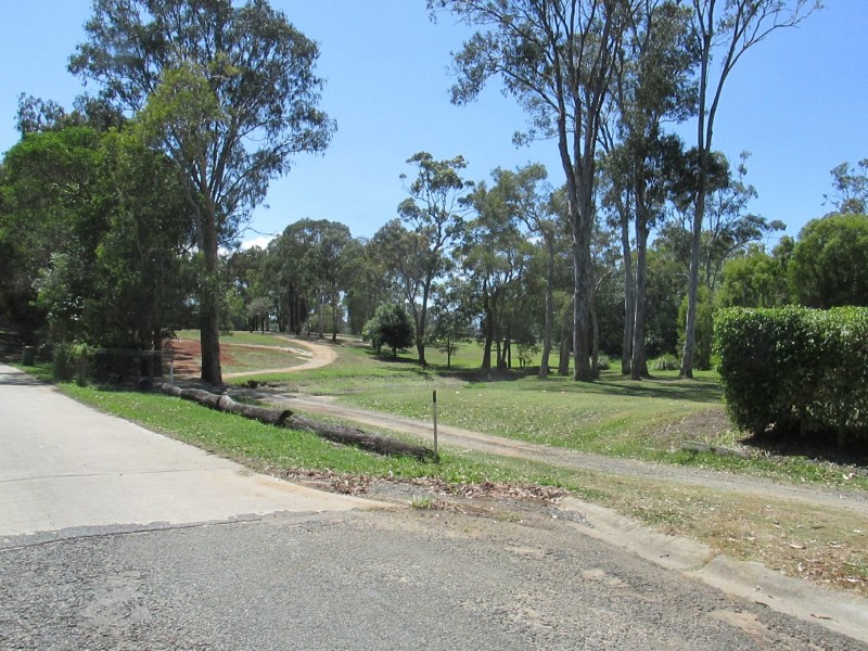 118 High Central Road, Macleay Island QLD 4184