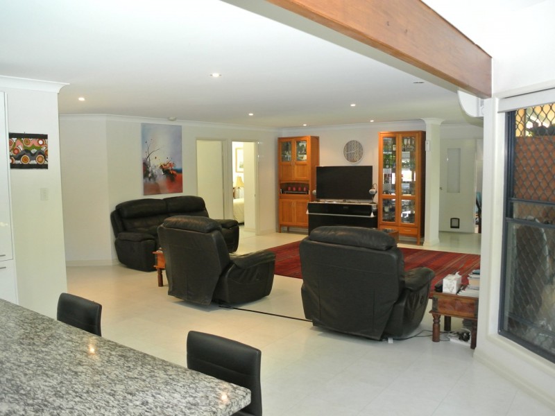 7 Leanne Street, Macleay Island QLD 4184