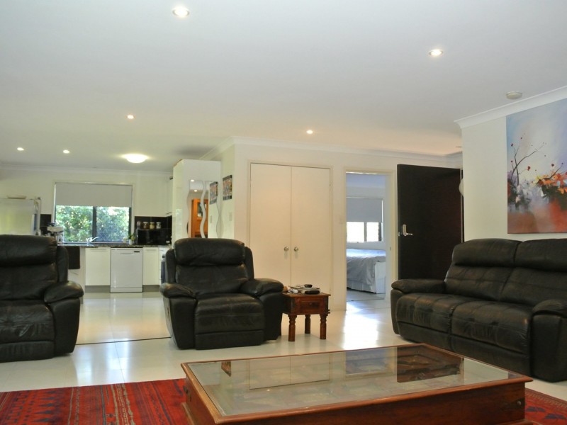 7 Leanne Street, Macleay Island QLD 4184