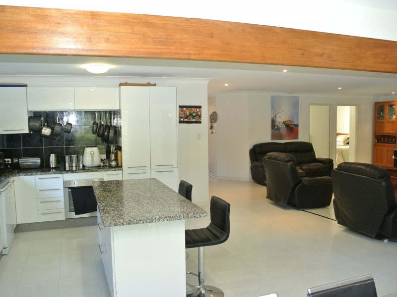 7 Leanne Street, Macleay Island QLD 4184
