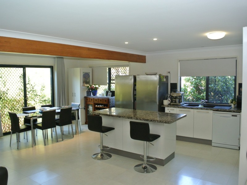 7 Leanne Street, Macleay Island QLD 4184