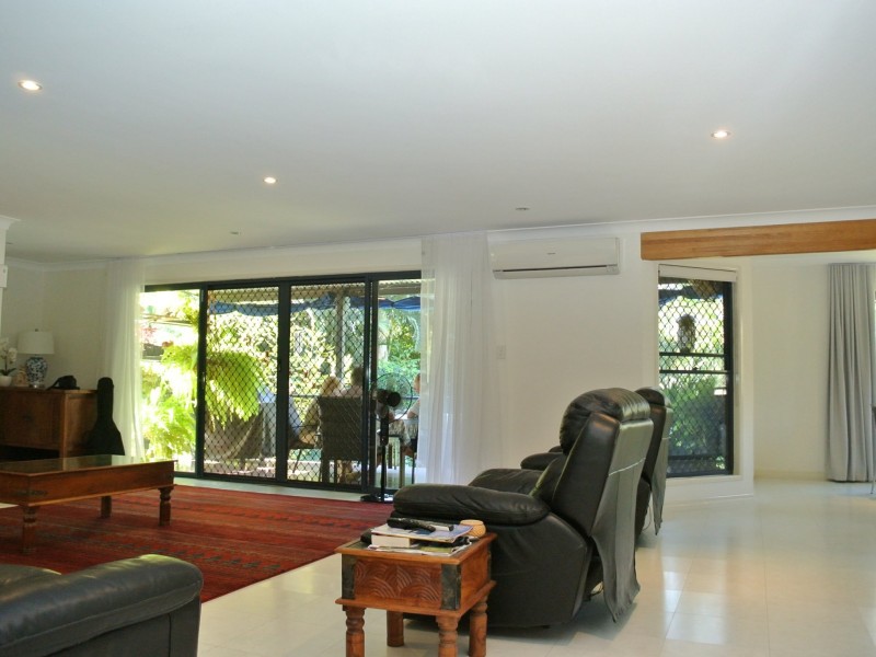 7 Leanne Street, Macleay Island QLD 4184