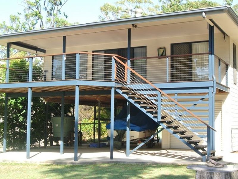 1 Dinjerra, Macleay Island QLD 4184