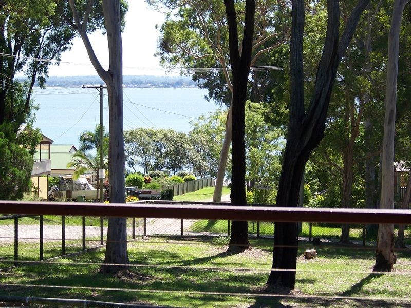 1 Dinjerra, Macleay Island QLD 4184