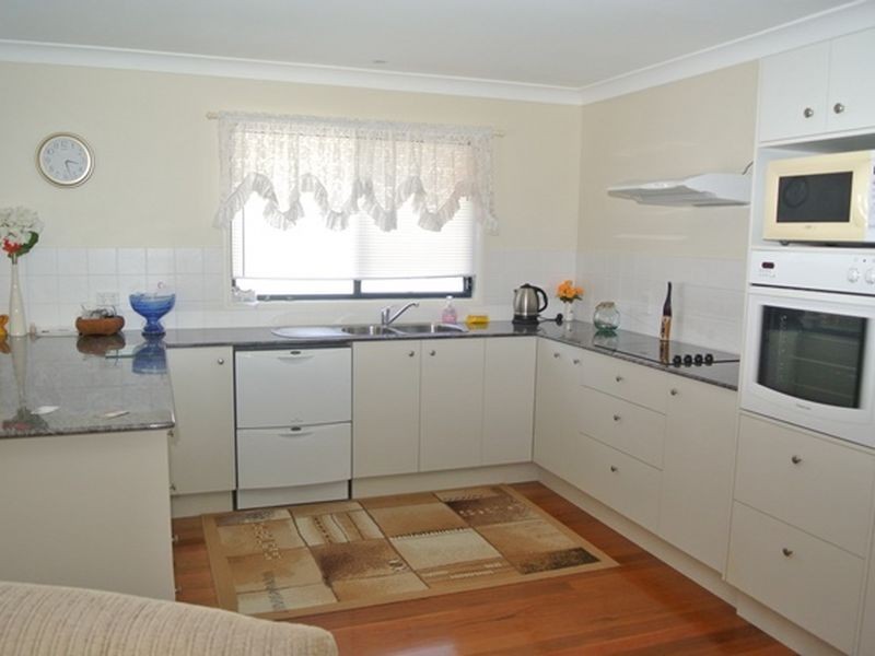 1 Dinjerra, Macleay Island QLD 4184