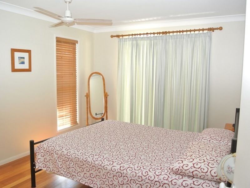 1 Dinjerra, Macleay Island QLD 4184