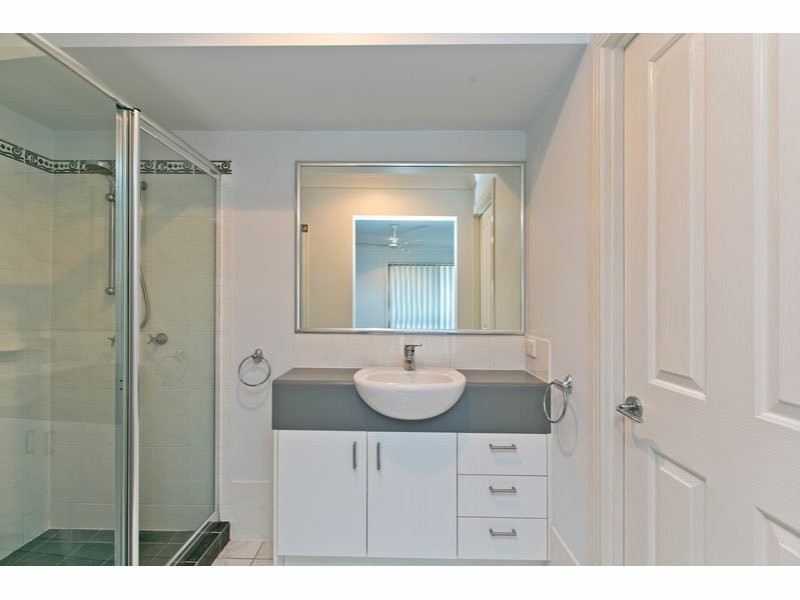 28 Spinnaker Circuit, Redland Bay QLD 4165