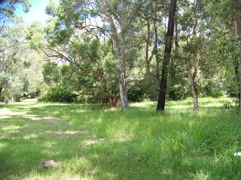 12 Wharf Street, Macleay Island QLD 4184