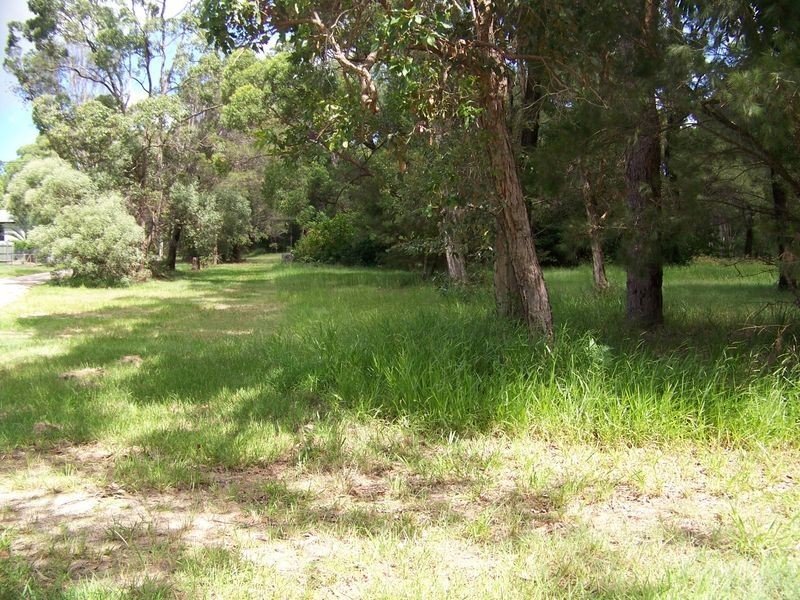 12 Wharf Street, Macleay Island QLD 4184