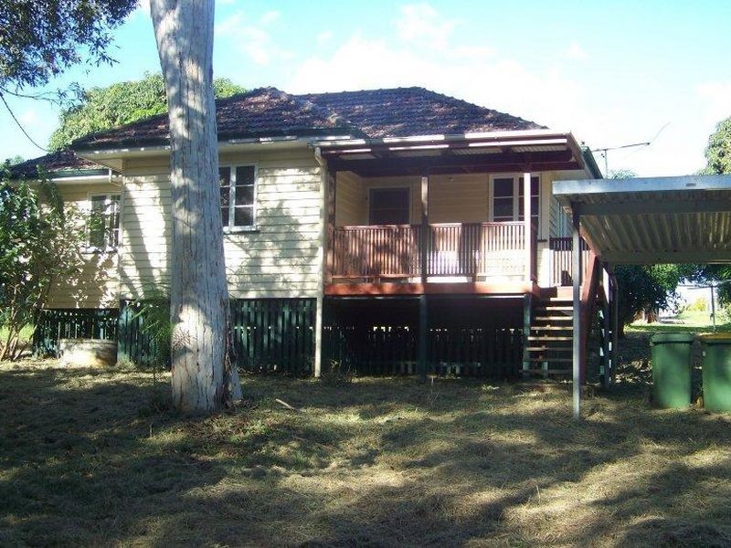 10 Rhodes Street, Macleay Island QLD 4184