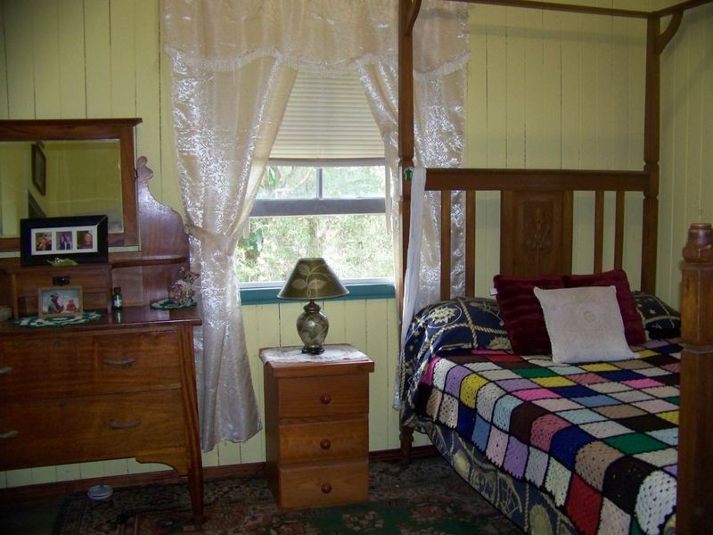 18 Panaroo Street, Macleay Island QLD 4184