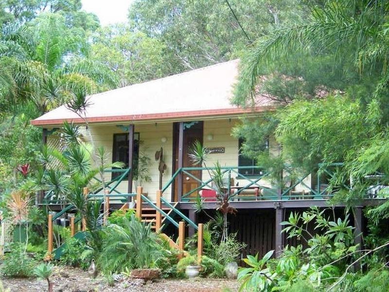 6 Scarborough Terrace, Macleay Island QLD 4184
