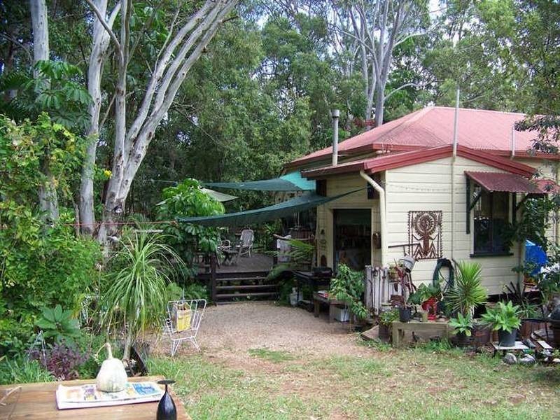 6 Scarborough Terrace, Macleay Island QLD 4184