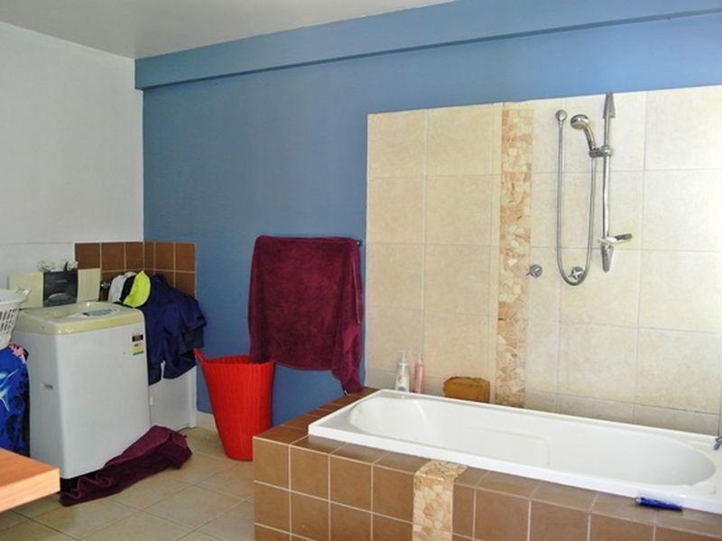 194-196 High Central Road, Macleay Island QLD 4184