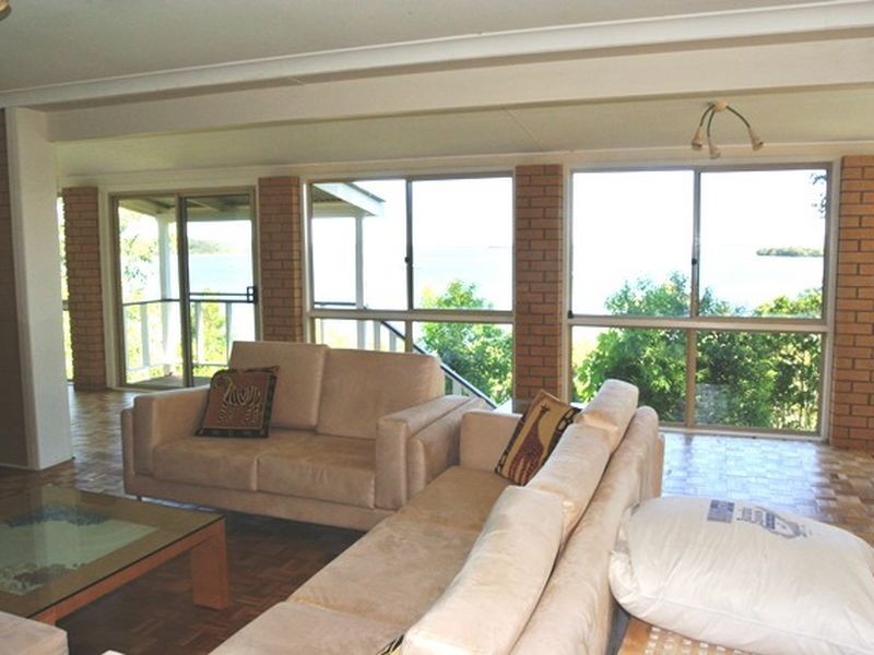 70 Western Road, Macleay Island QLD 4184