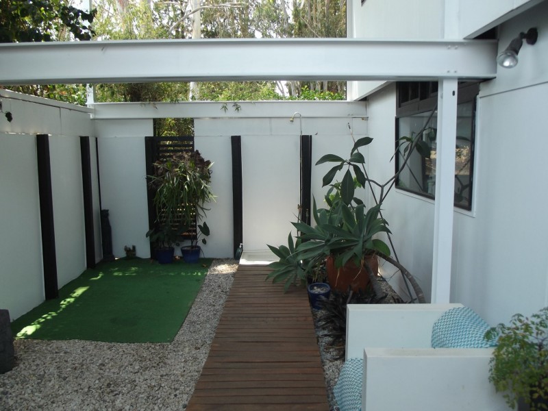 3 Kim Crescent, Macleay Island QLD 4184