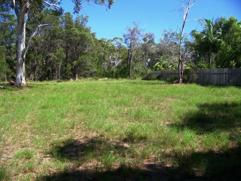 13 Lakeside Avenue, Macleay Island QLD 4184