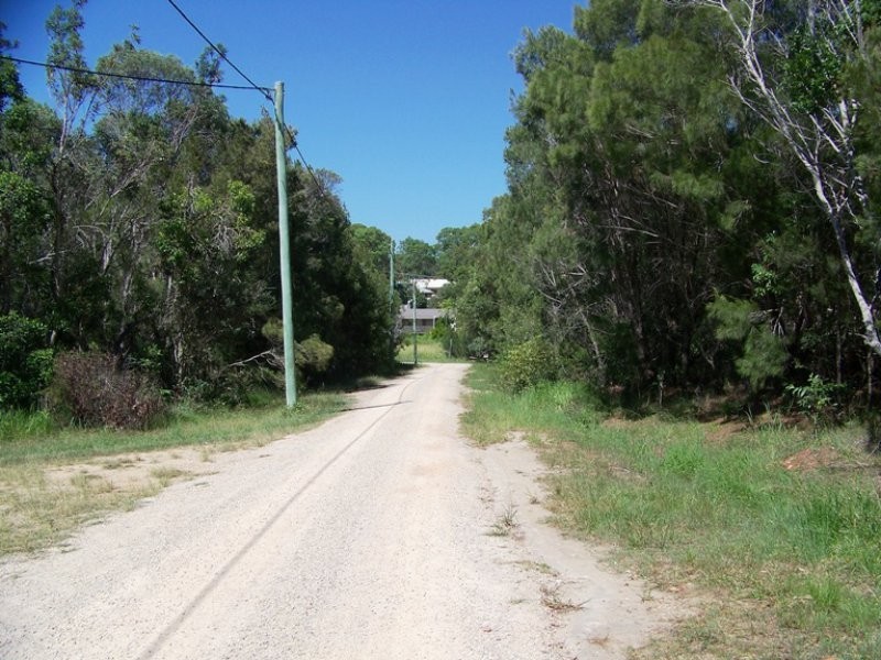 13 Lakeside Avenue, Macleay Island QLD 4184