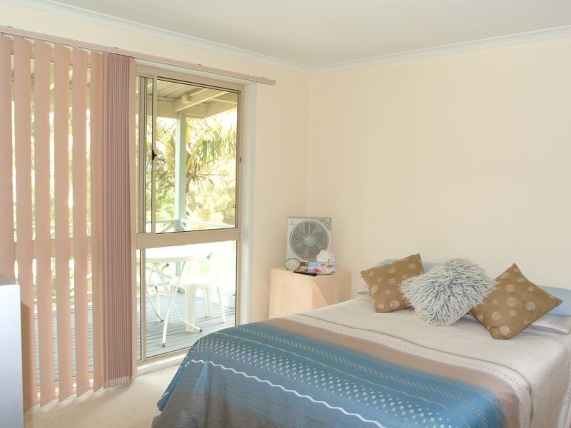33 Charles Tce, Macleay Island QLD 4184