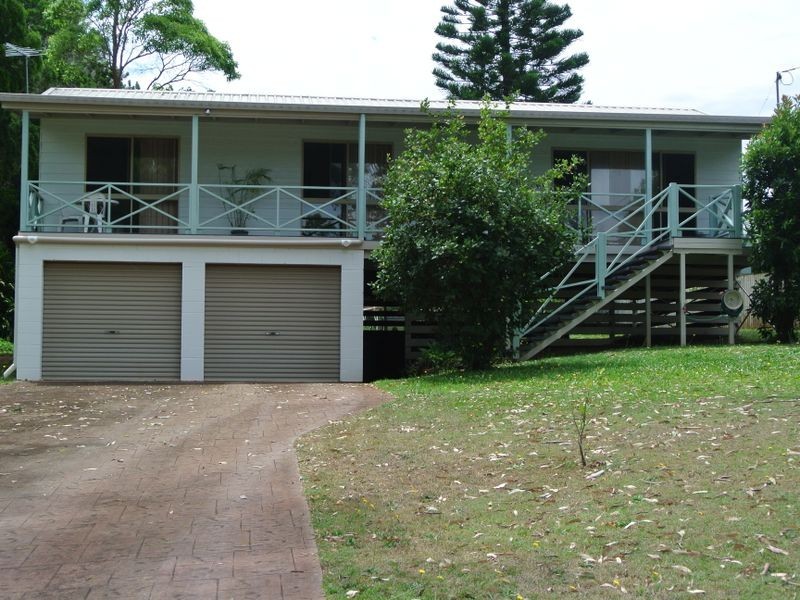 33 Charles Tce, Macleay Island QLD 4184