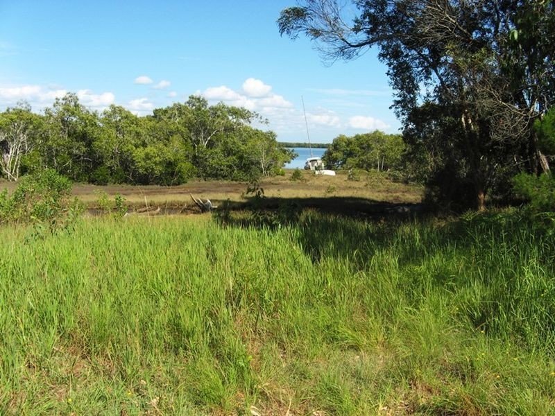 48 Charles Tce, Macleay Island QLD 4184