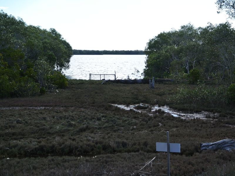 48 Charles Tce, Macleay Island QLD 4184