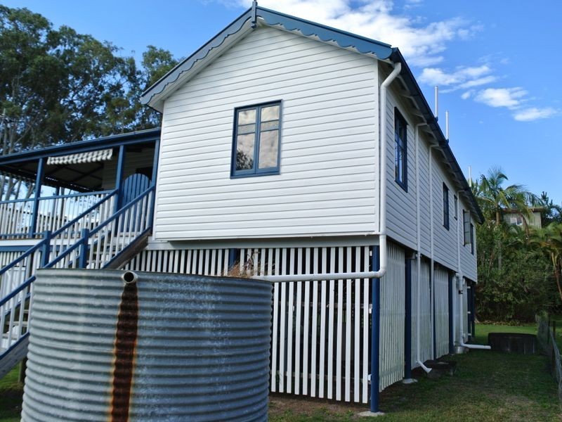 48 Charles Tce, Macleay Island QLD 4184